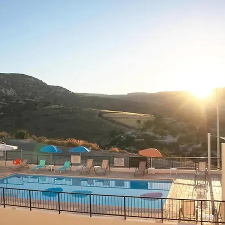 Panoramic Holidays Apartment *